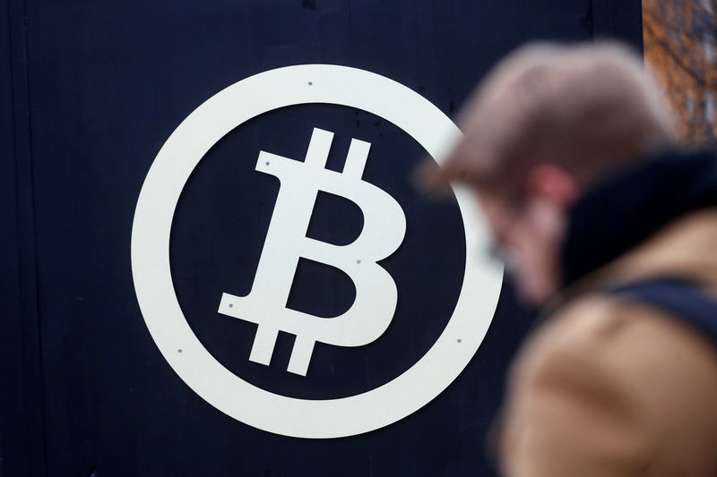 SEC, piyasa endişeleri nedeniyle Bitcoin ETF'lerine ilişkin kararını erteledi